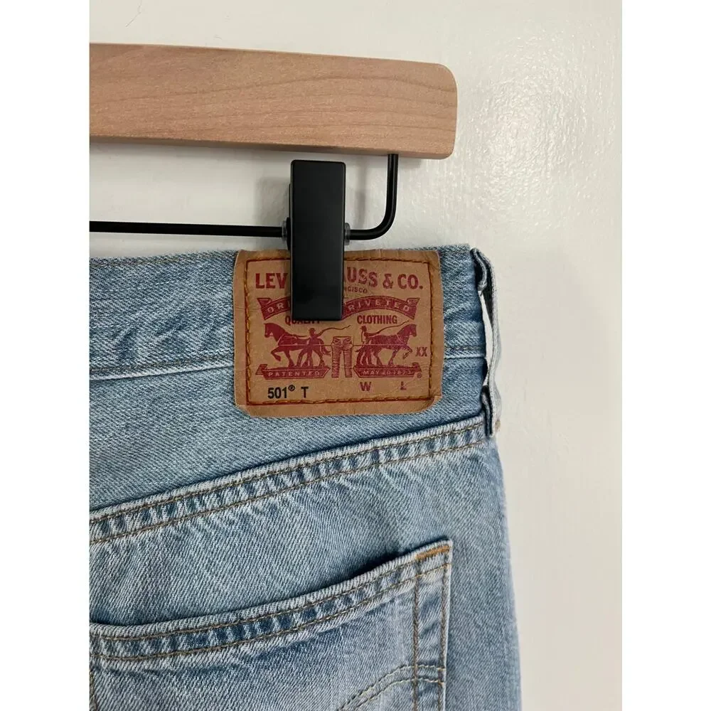 Womens Levi’s 501-T Jeans